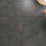 piastrella ceramica effetto metallo