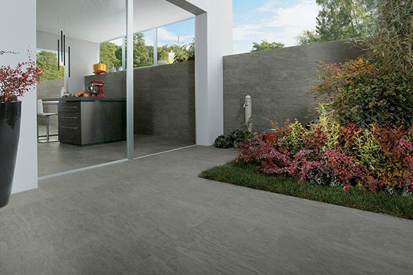 Gres grigio scuro terrazza