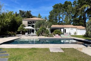 Piscina con spiaggia immersa, Collezione Tiber