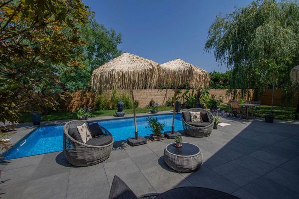 Terrazza con piscina – Sud Ovest, Francia Terrazza con piscina – Sud Ovest, Francia